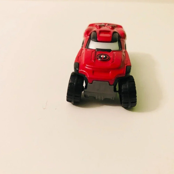 Hot Wheels MOTU Phantastique  Skeletor Diecast and Marvel Deadpool Character Car - Picture 12 of 16